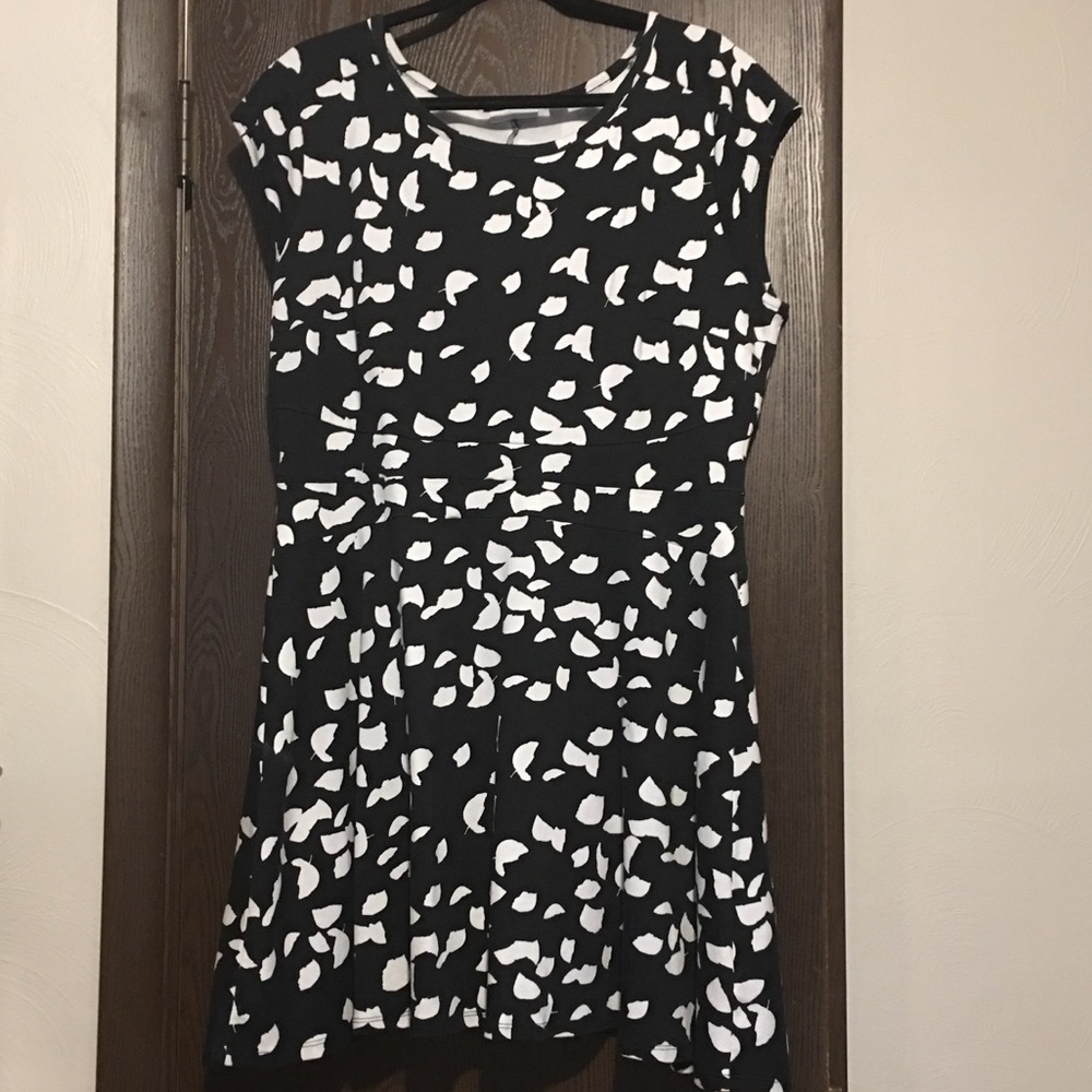 Flattering black and white cotton dress, XL